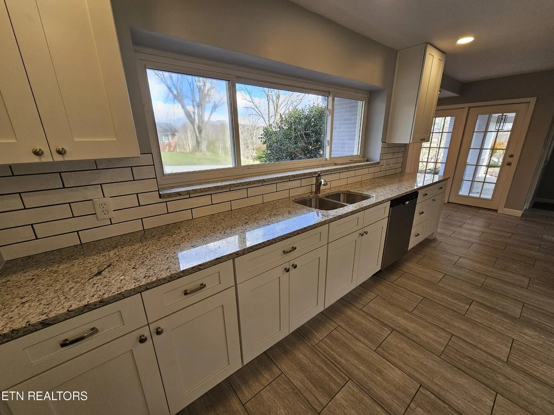 Photo of 327 Longview Drive