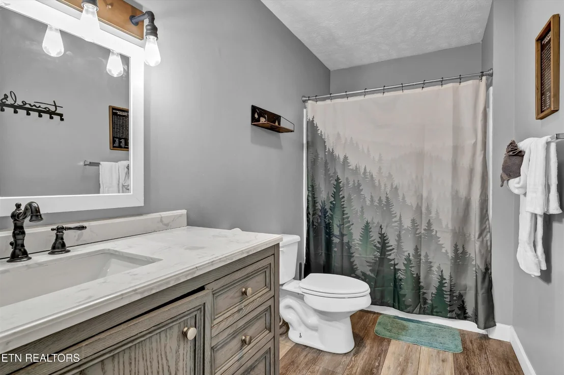 Photo of 2833 Longvale Lane