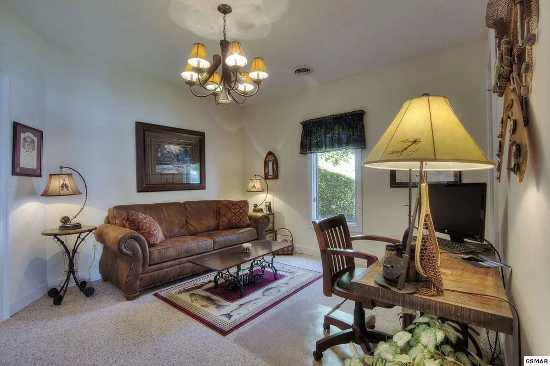 Photo of 952 Holtsinger Drive