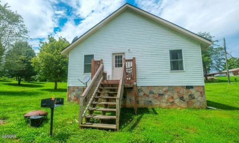 Photo of 2242 Green Acres Circle