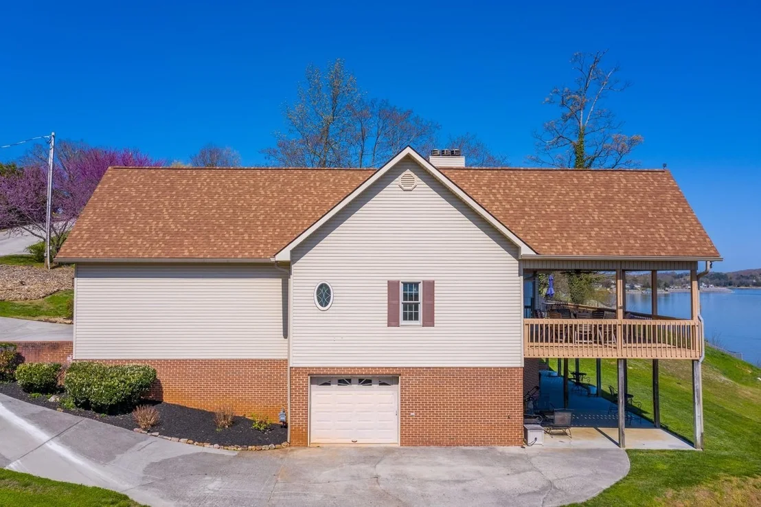 Photo of 950 Holtsinger Drive