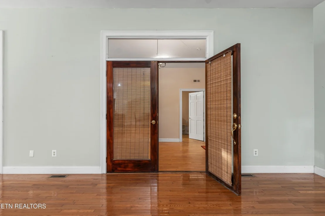 Photo of 702 Meadowview Drive