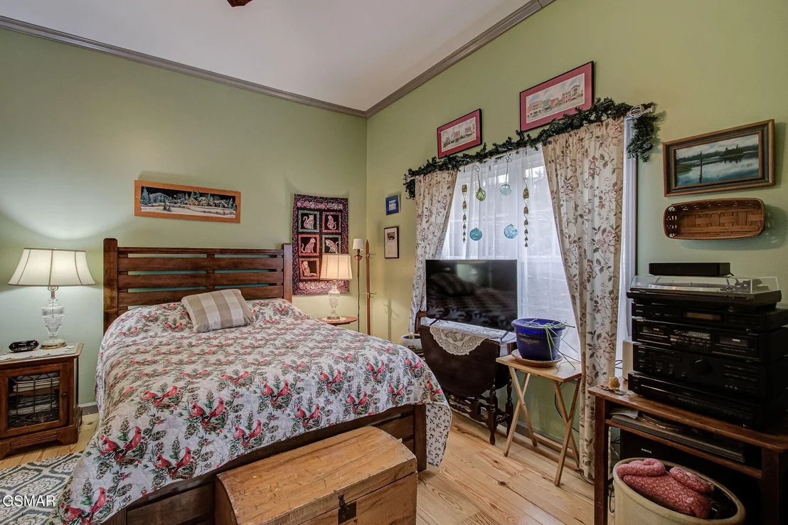 Photo of 3875 Poplar Lane
