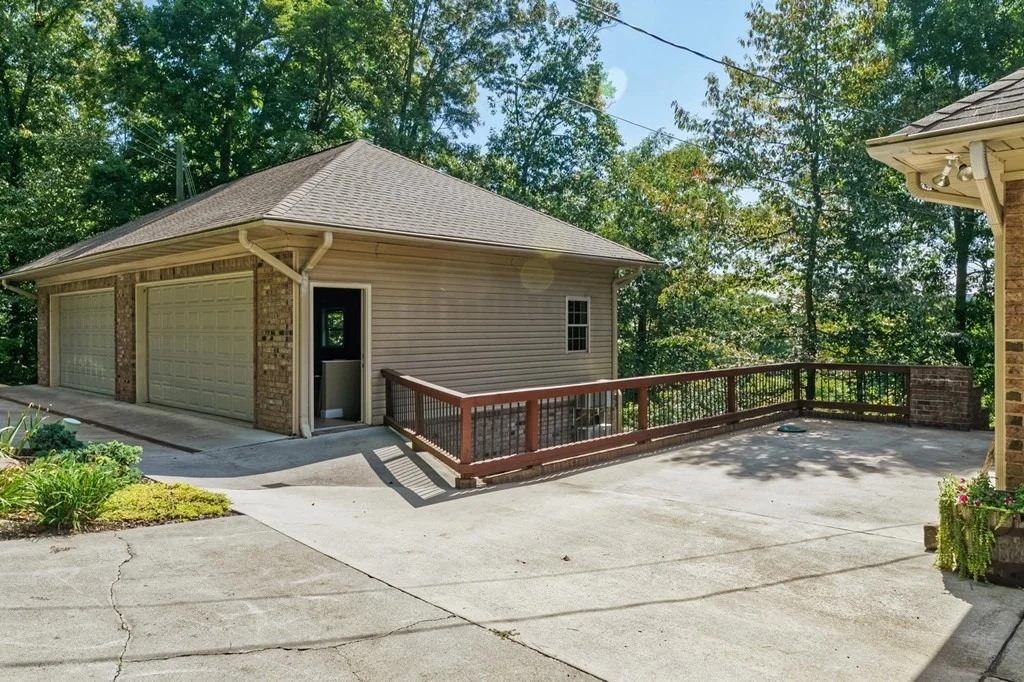 Photo of 1065 Kodak Road
