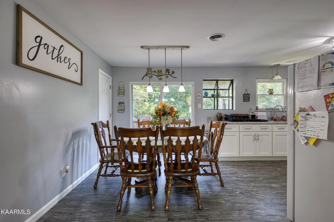 Photo of 215 Brooks Rd