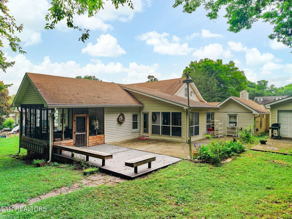 Photo of 679 N Wright Rd