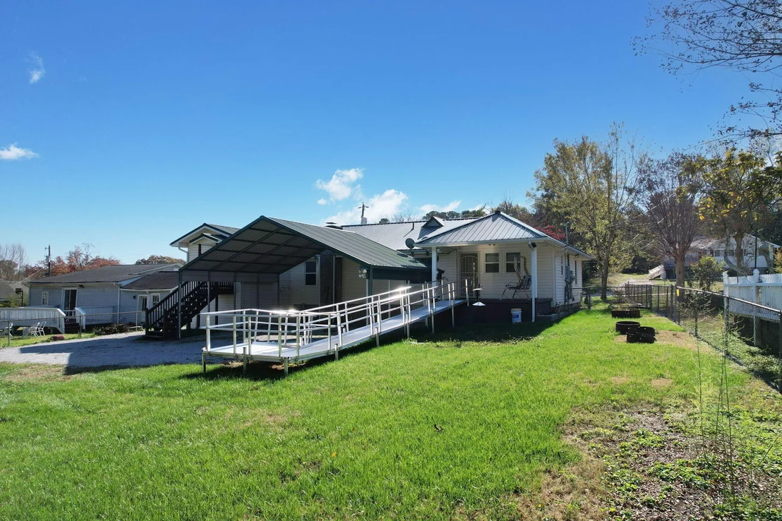 Photo of 3453 Bennett Road