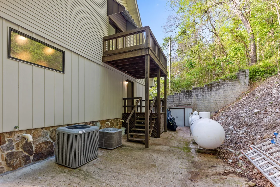 Photo of 6100 Lynn Road