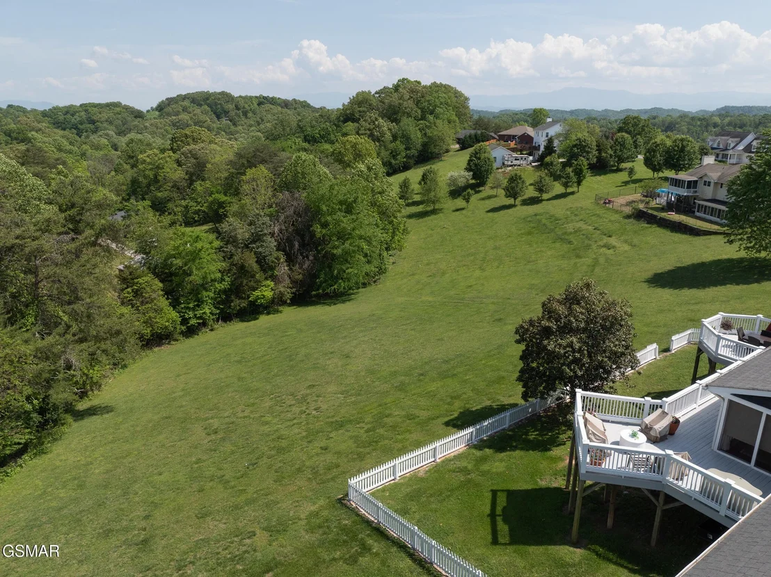 Photo of 884 River Cliff Drive