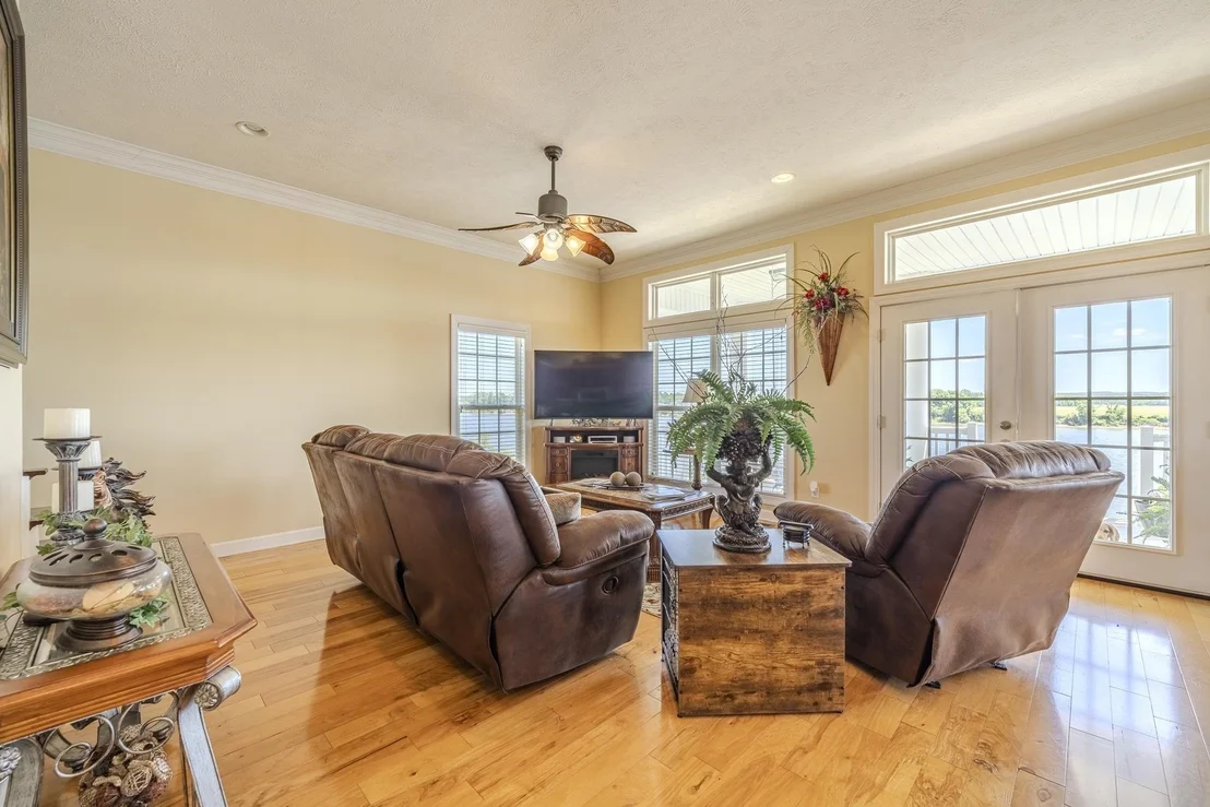 Photo of 320 SILVER WATER LN