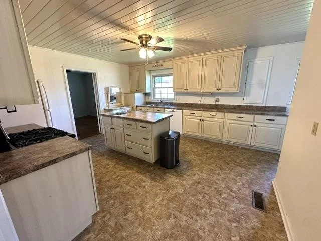 Photo of 1105 PINHOOK DR