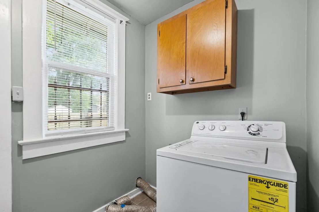 Photo of 985 FORREST AVE