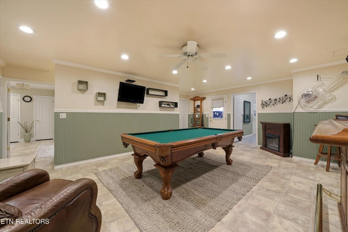Photo of 619 Emerald Ave