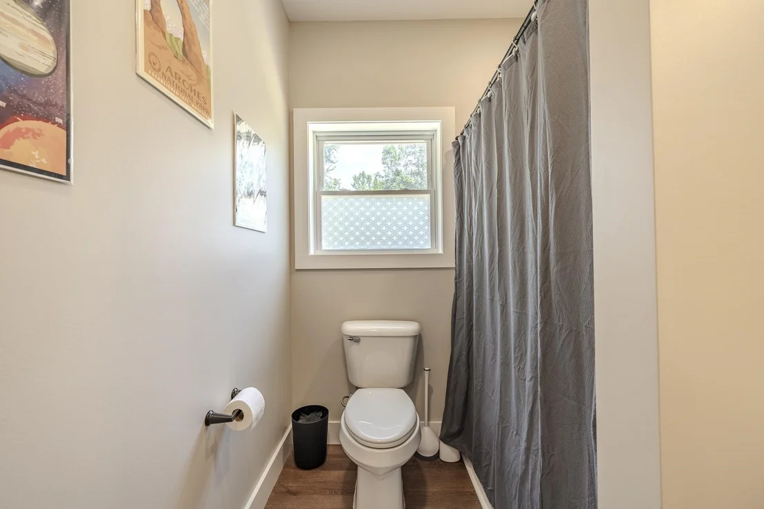 Photo of 395 WEST DR