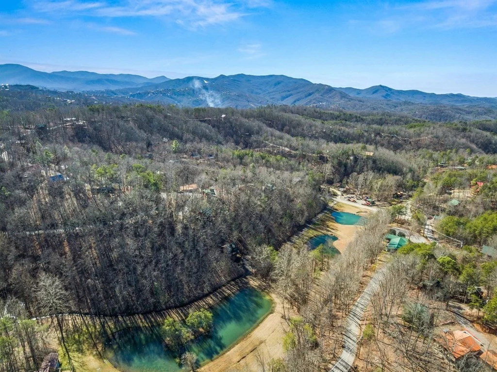 Photo of 1234 Lakeview Drive