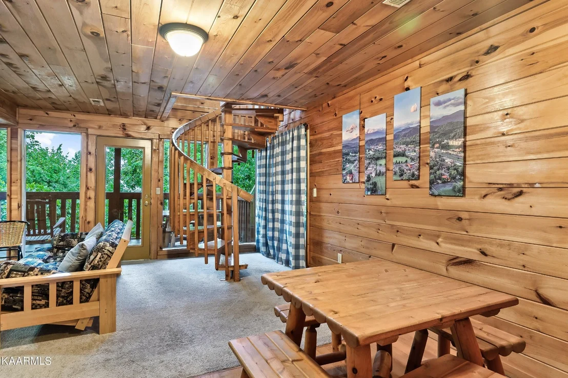 Photo of 529 Hideaway Ridge Circle