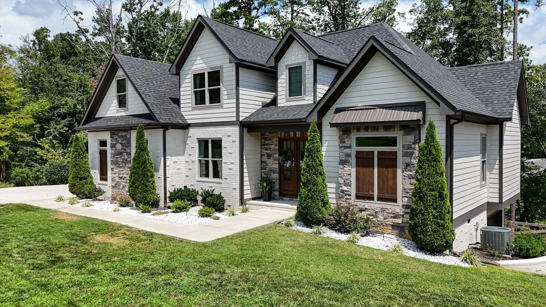 Photo of 8417 Pine Ridge Road