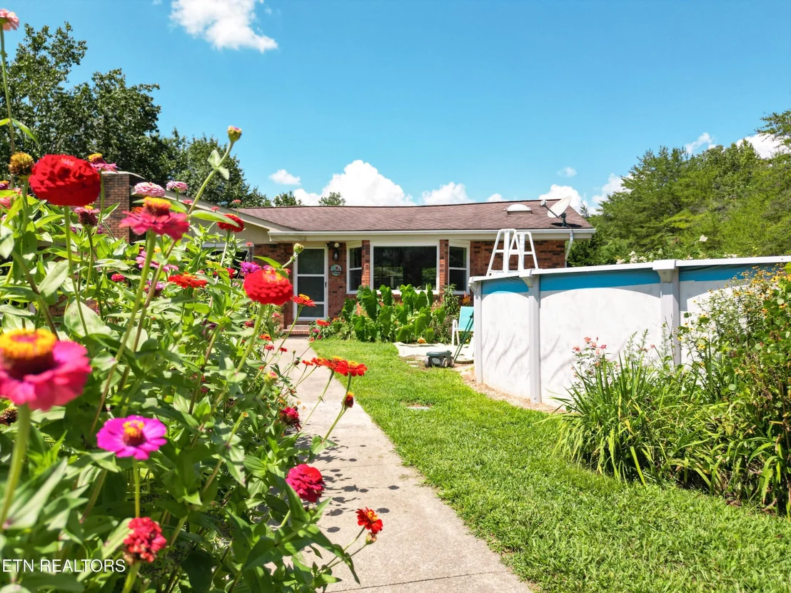 Photo of 175 Oswego Rd