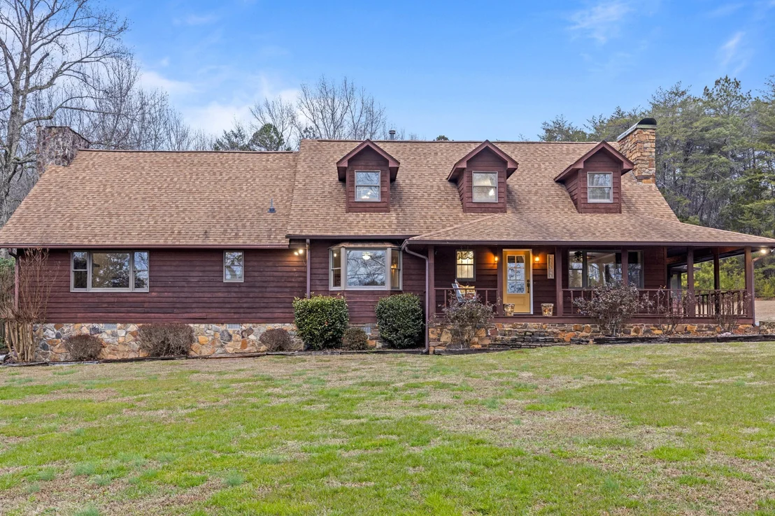 Photo of 446 Jamestown Road