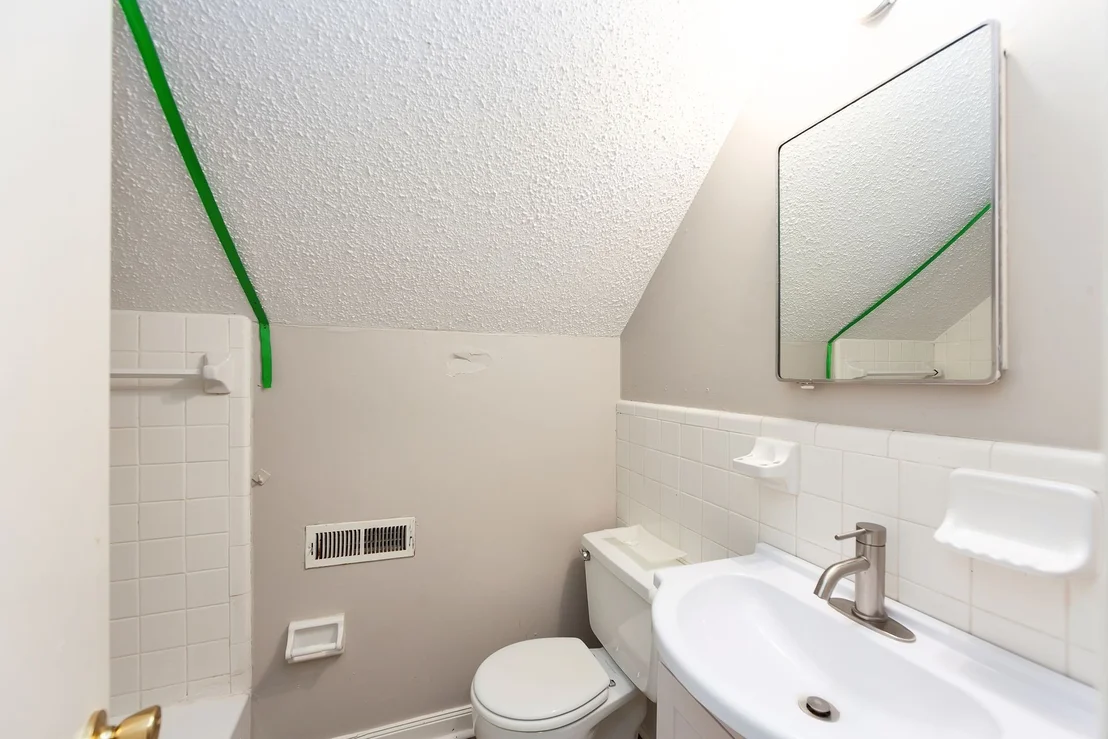 Photo of 566 Pearson Dr