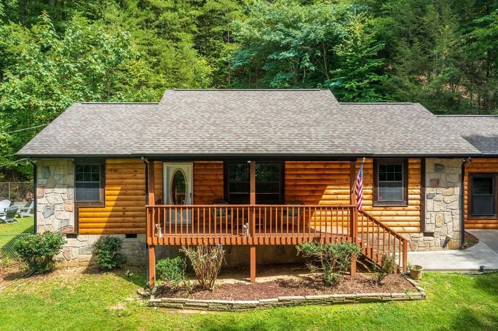 Photo of Unit DOLLYSWOOD at 3764 DOLLYS Drive