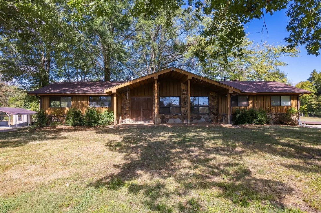 Photo of 2636 Roach Rd