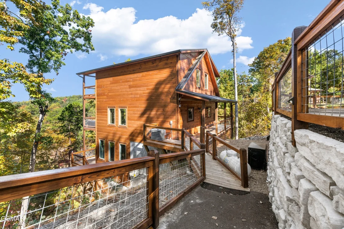 Photo of 2876 Pine Haven Drive