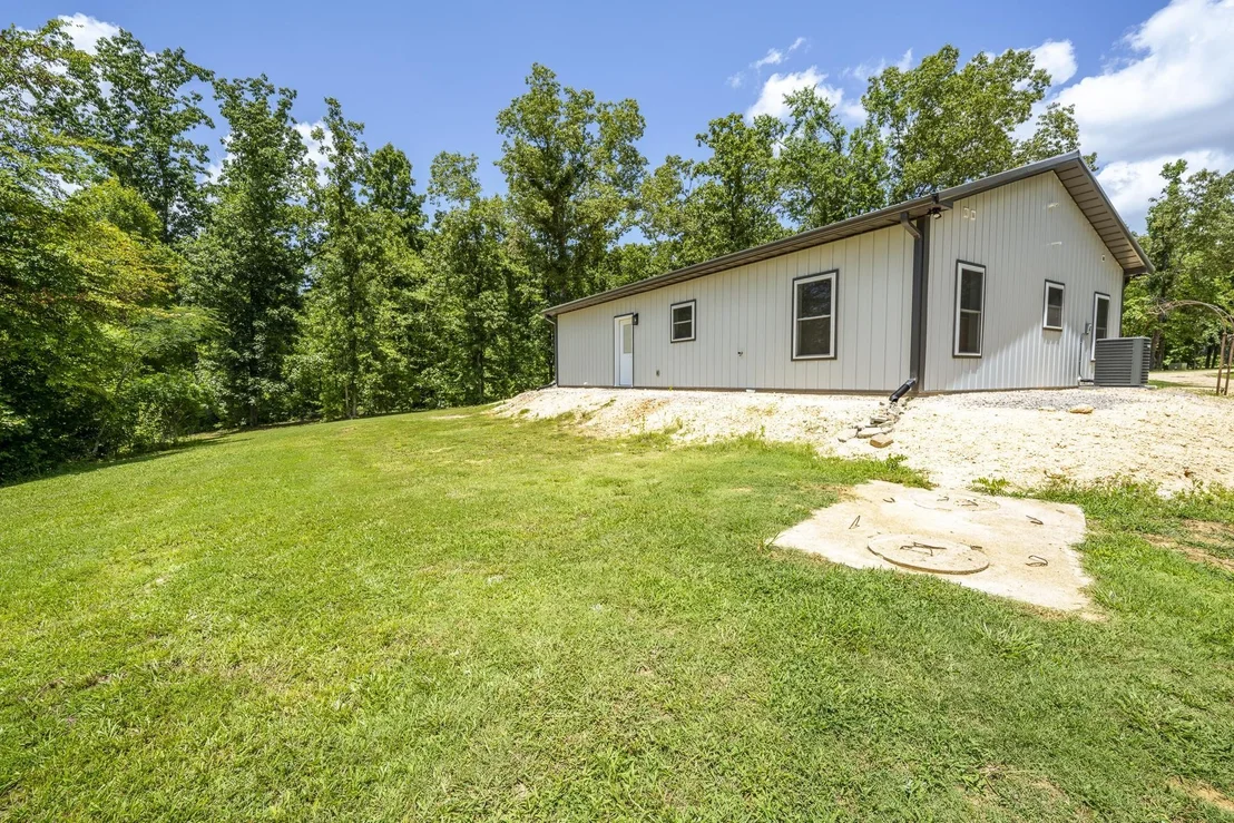 Photo of 395 WEST DR
