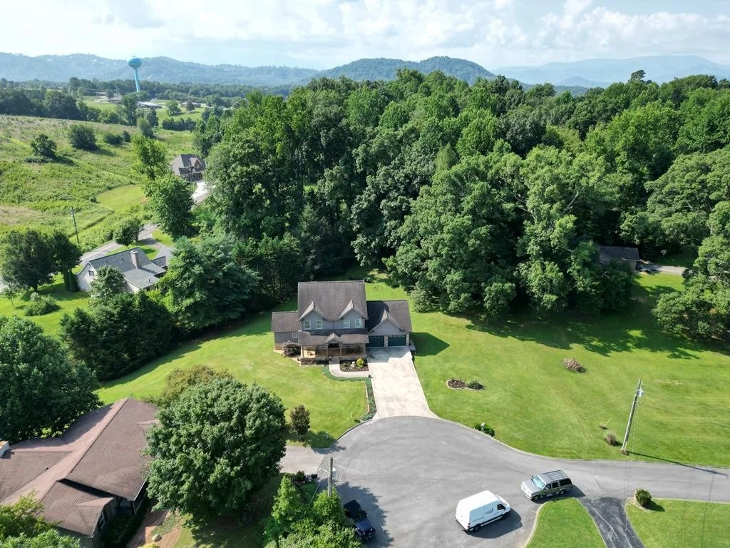 Photo of 1310 Laura Lane