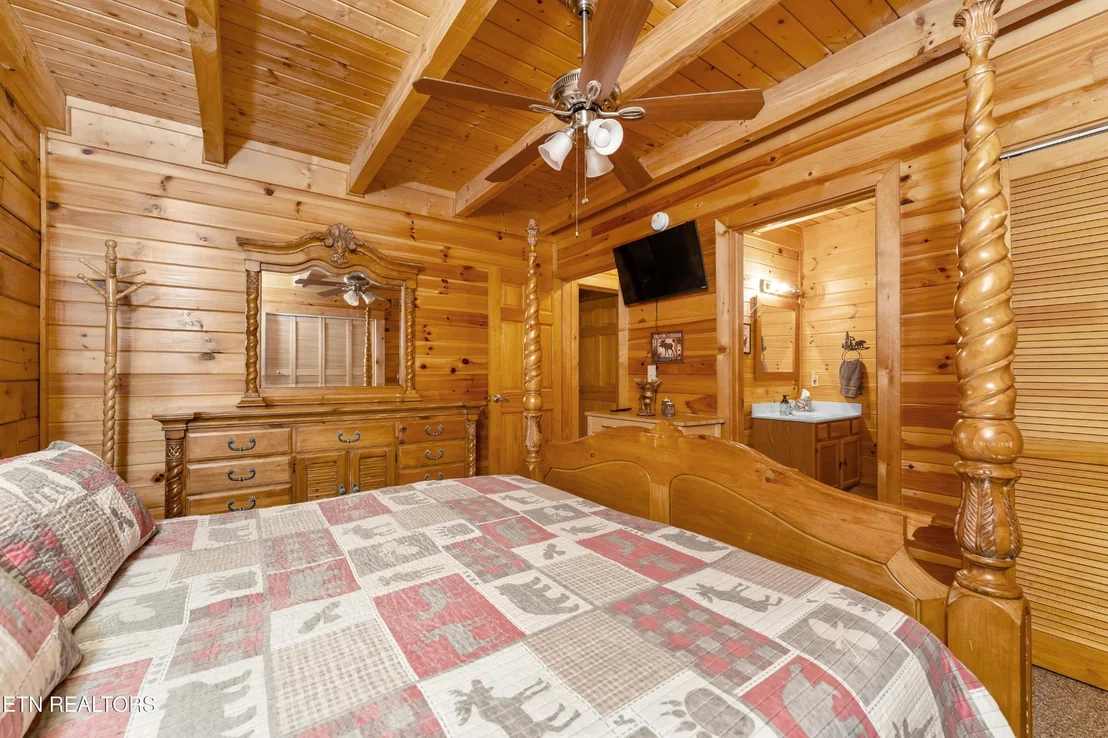 Photo of 1074 Willard Way