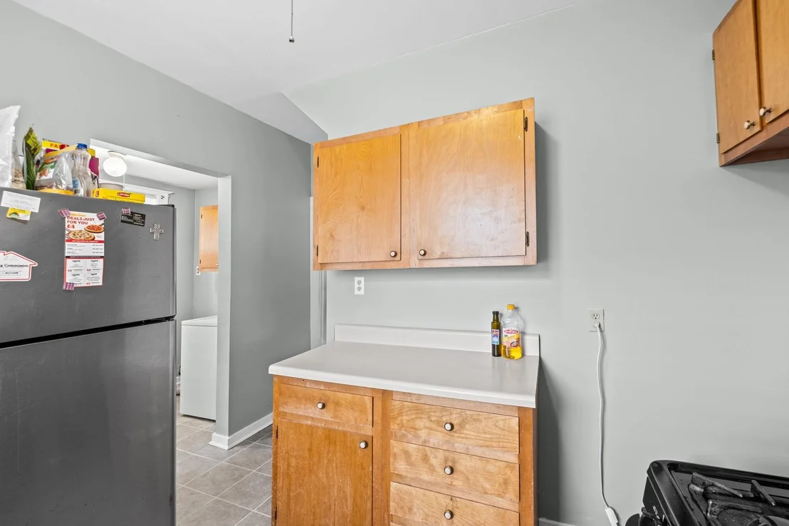 Photo of 985 FORREST AVE