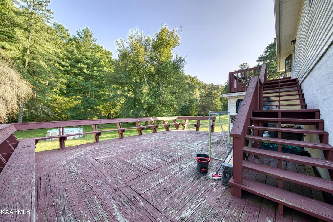 Photo of 215 Brooks Rd