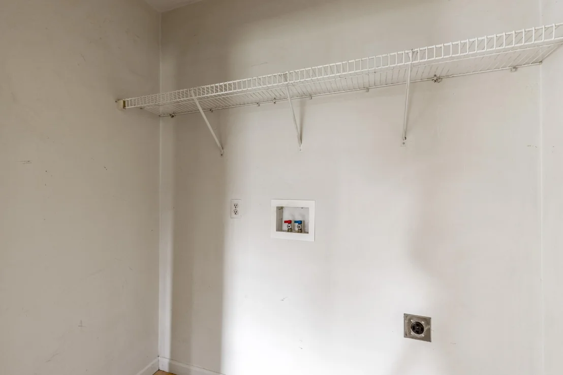 Photo of 232 W Edison Street