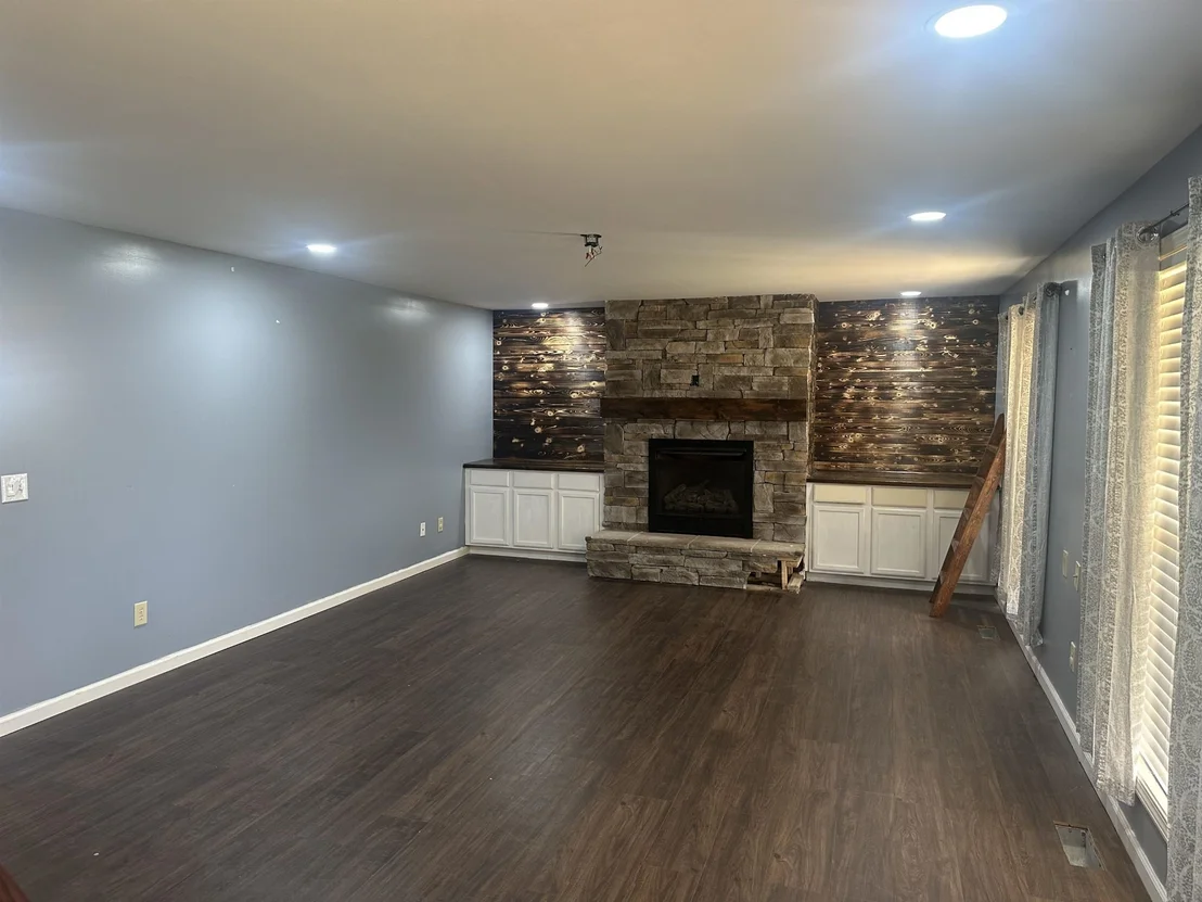 Photo of 300 DOVE DR