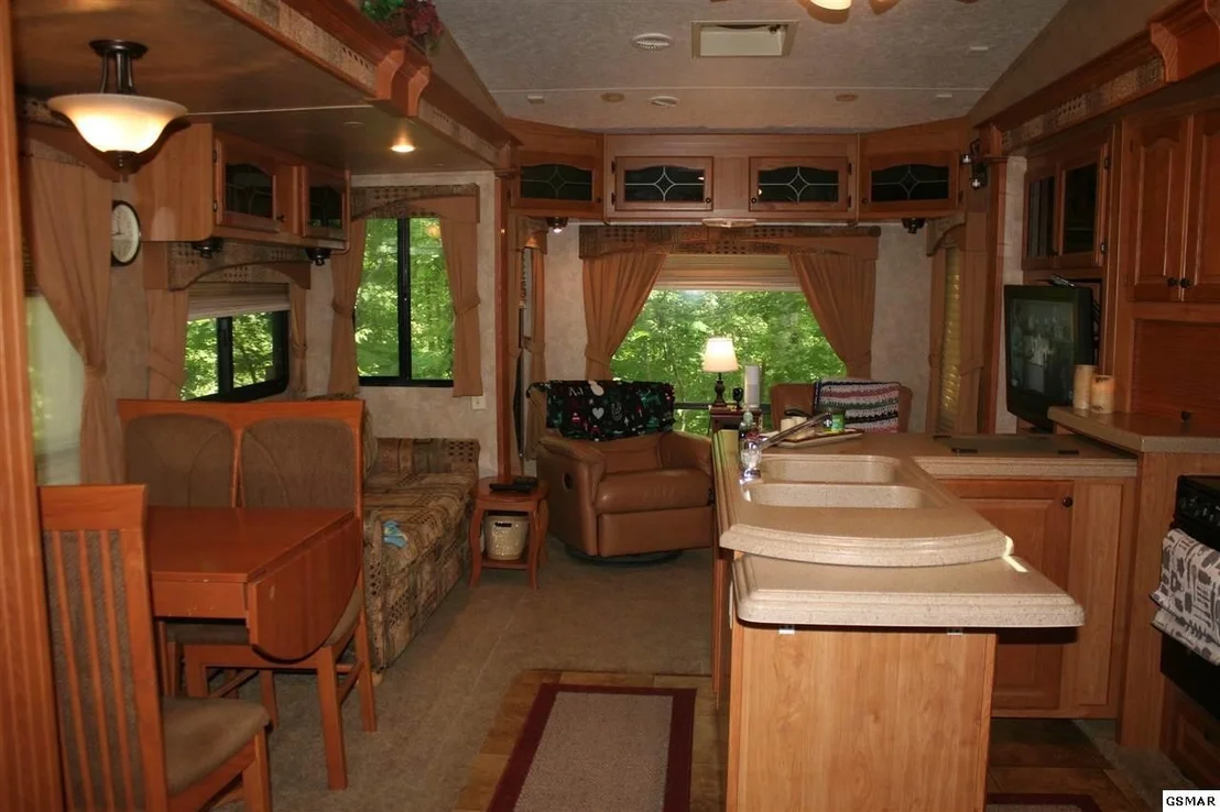 Photo of 5355 Parkway East