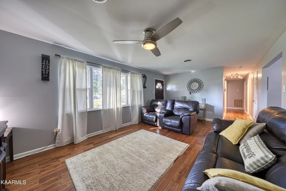 Photo of 215 Brooks Rd