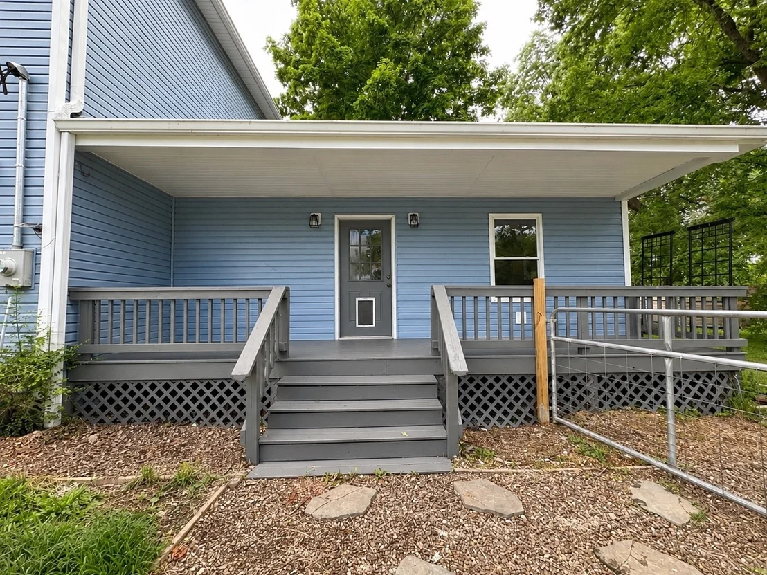 Photo of 352 Main St
