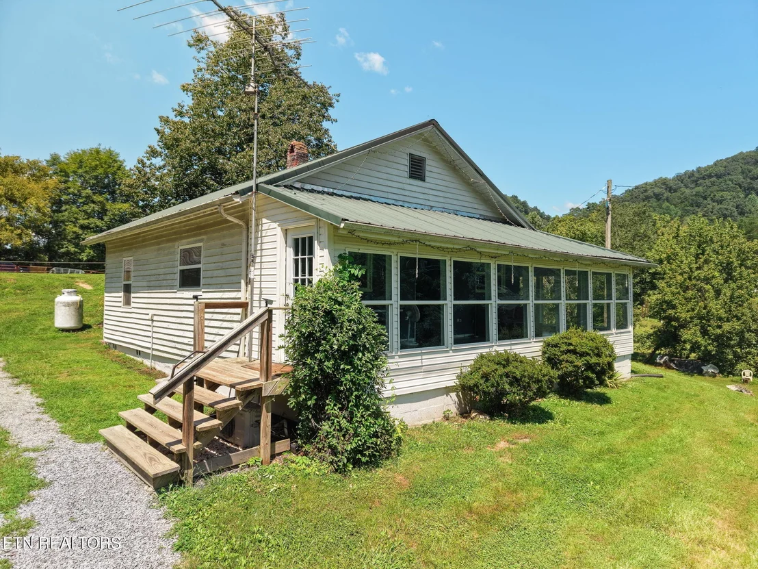 Photo of 3000 Upper Caney Valley Rd