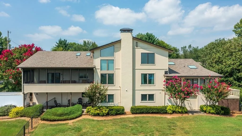 Photo of 351 Grandview Drive