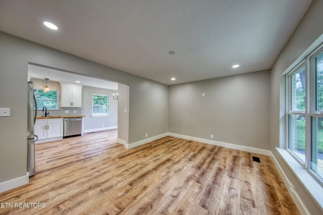 Photo of 1831 Outer Drive