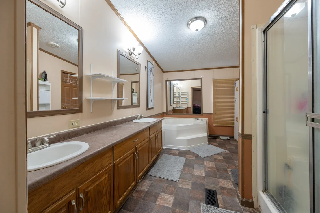 Photo of 850 Robertson Rd