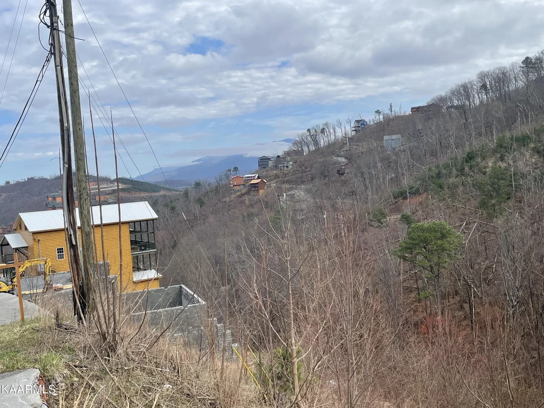 Photo of 646 Pinecrest Drive