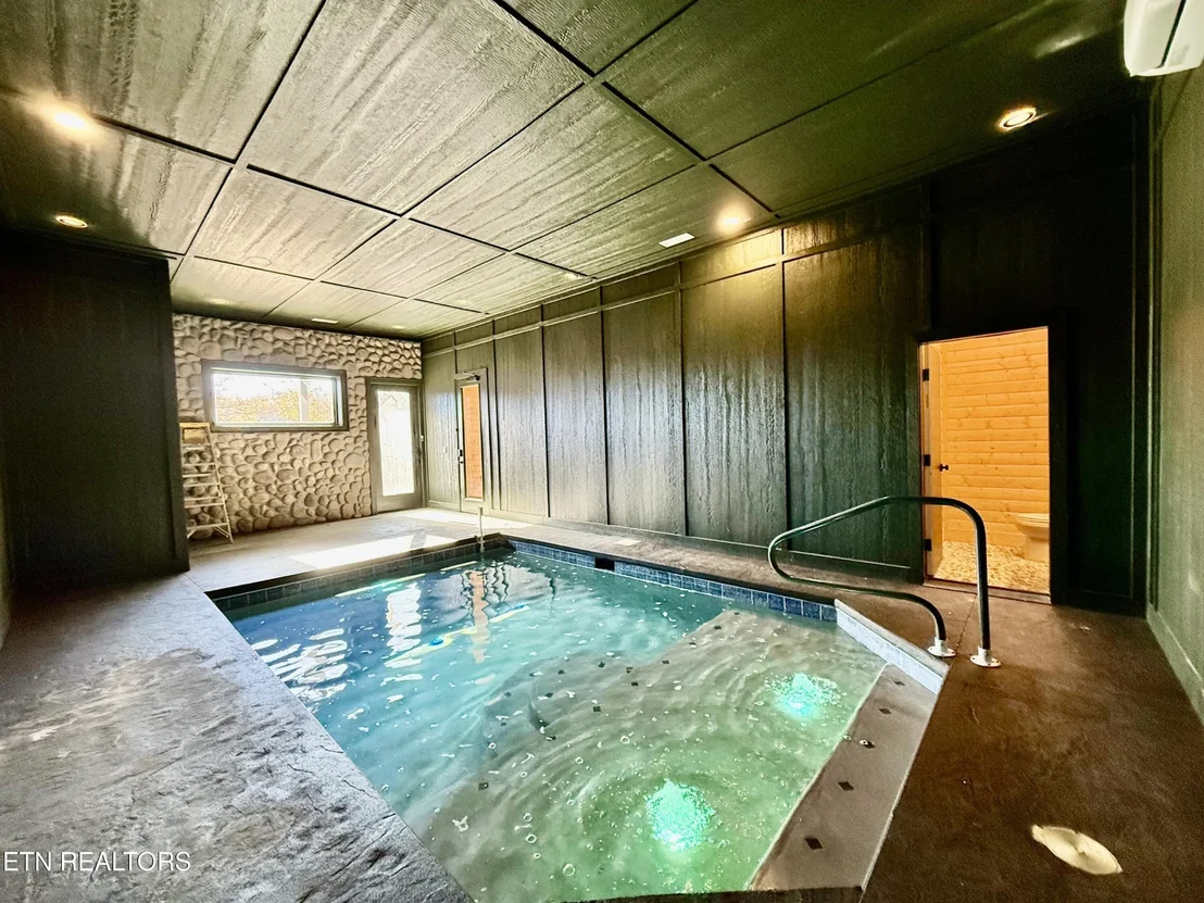 Photo of 1546 Bear Valley Rd