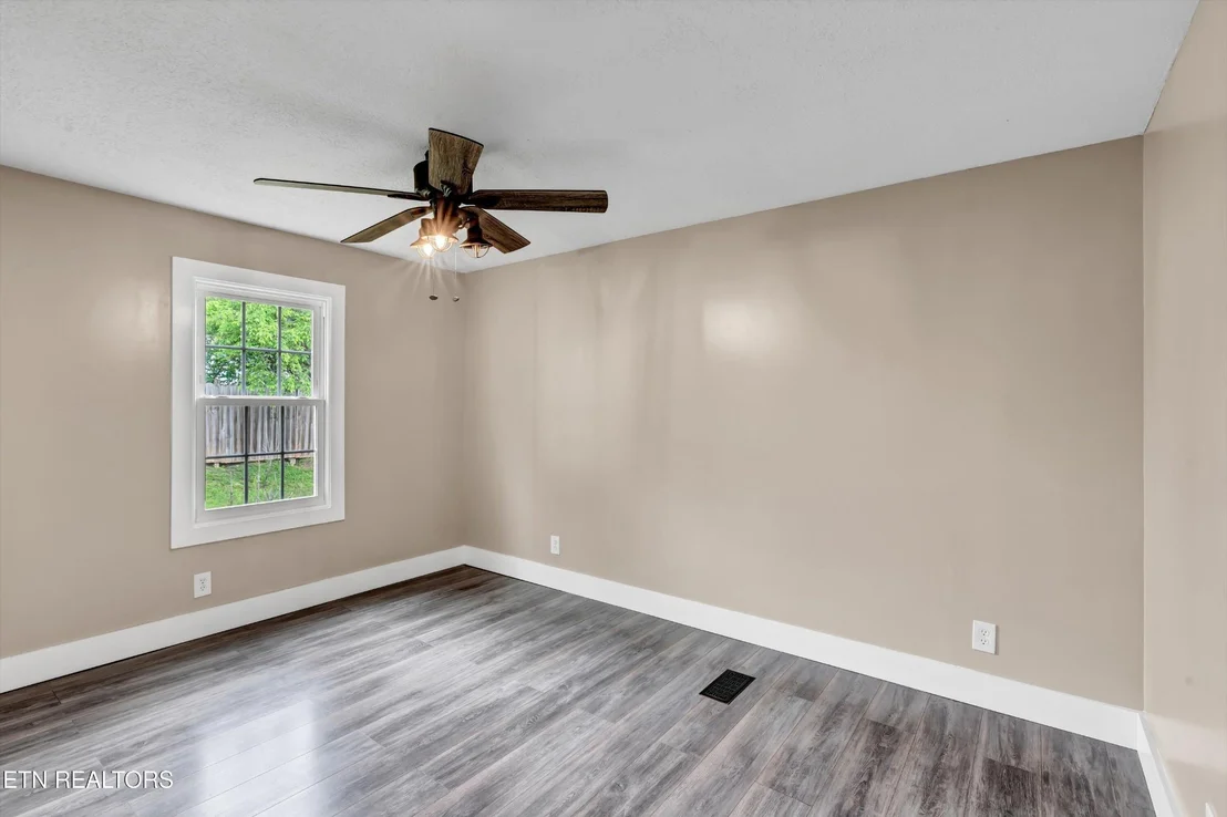 Photo of 102 2nd St