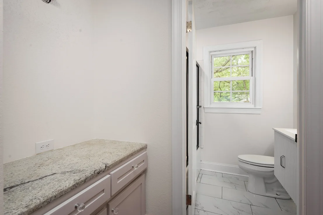 Photo of 102 Colonial Dr