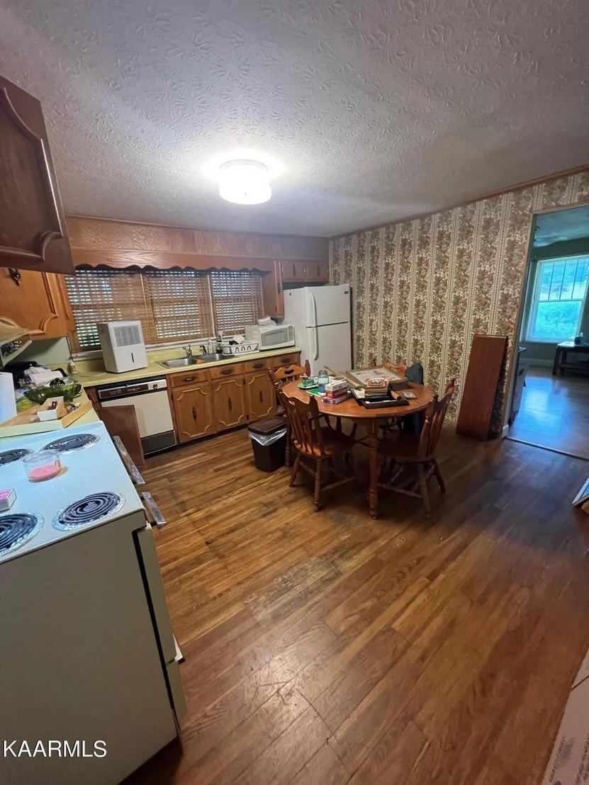 Photo of 392 Chambers Lane