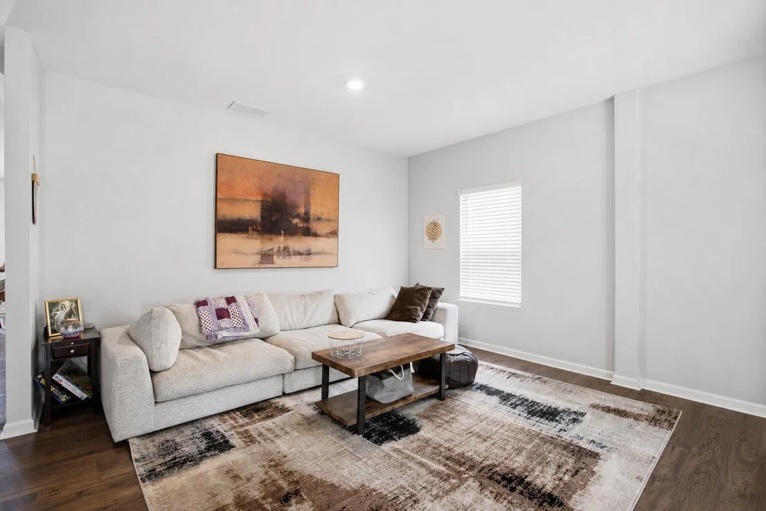 Photo of 49 Ridgelake Circle