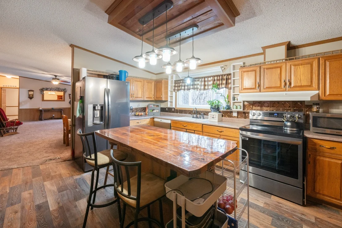 Photo of 850 Robertson Rd