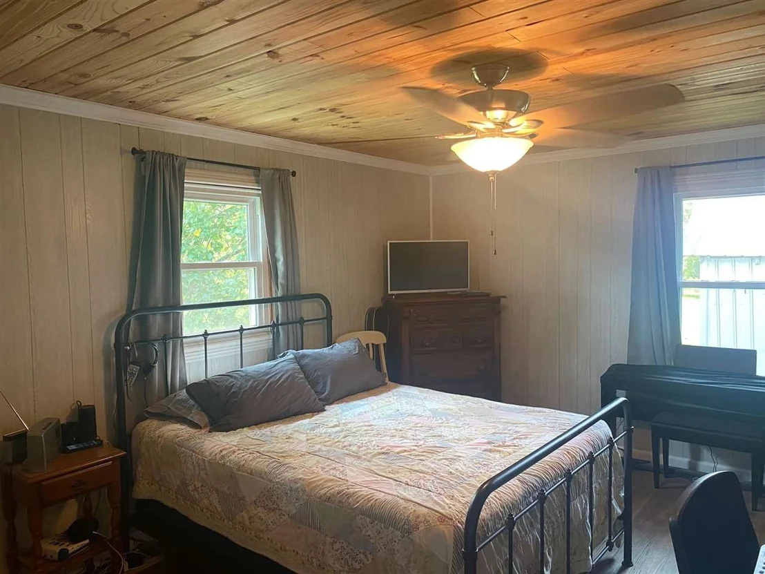 Photo of 185 QUALLS RD