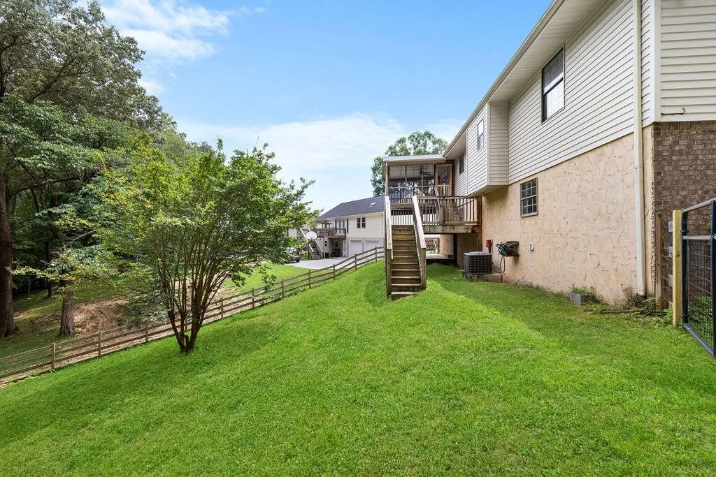 Photo of 8692 Arbutus Drive